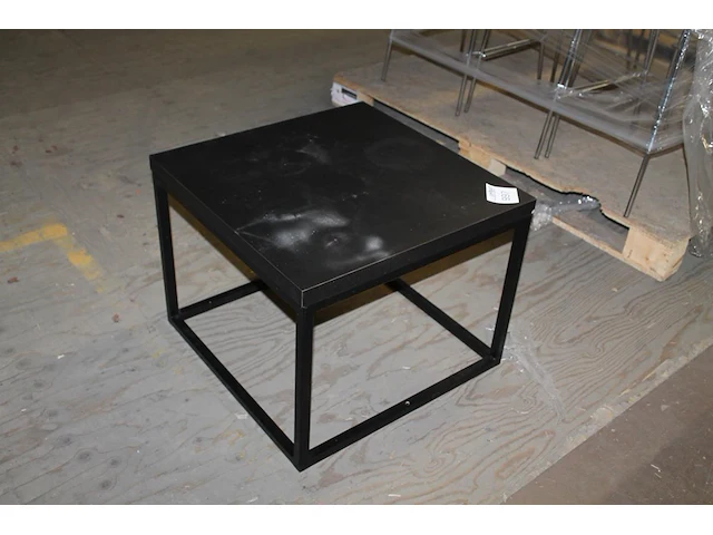 Houten bijzettafel ikea. afmeting 36 cm x 36 cm x 49 cm - afbeelding 1 van  1