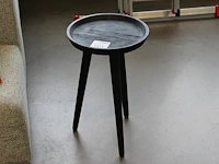 Houten bijzettafel met doorsnede 35 cm. - afbeelding 1 van  2