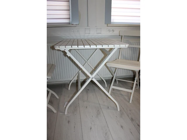 Houten bistroset bestaande uit tafel en twee stoelen. afmeting tafel 80 x 62 x 74 cm - afbeelding 4 van  4
