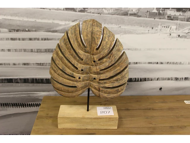 Houten blad op statief. hoogte 47 cm - afbeelding 1 van  2