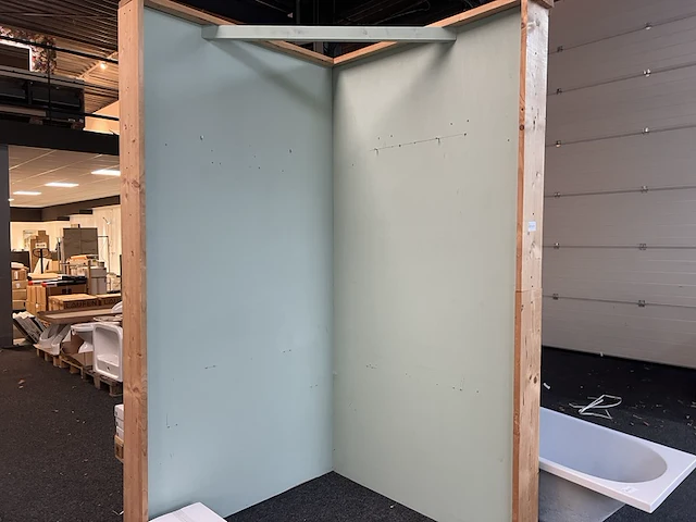 Houten bok voor showroom - afbeelding 1 van  3