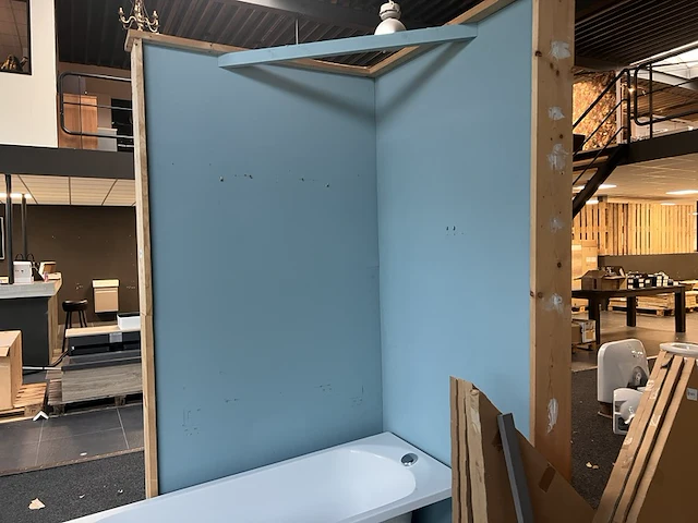 Houten bok voor showroom - afbeelding 3 van  3