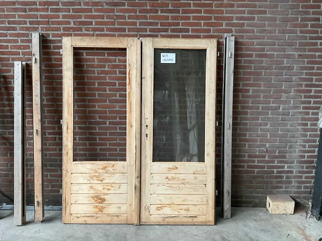 Houten buitendeur in kozijn met glas 150x195 cm - afbeelding 1 van  2