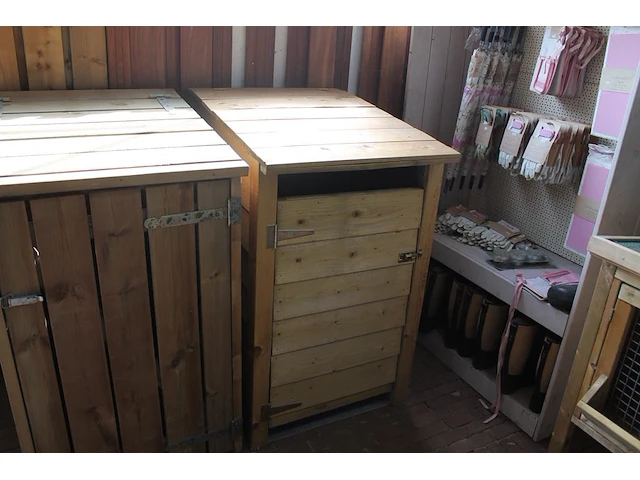 Houten container ombouw. afmeting 97 x 70 x 110 cm. - afbeelding 1 van  3
