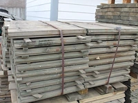 Houten damwand profielen op pallet, 120 stuks, lengte 60cm. dikte 45mm. - afbeelding 3 van  3