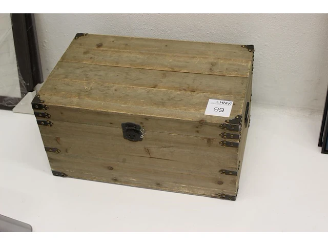 Houten decoratieve kist afm. 62 x 40 x 32 cm. - afbeelding 2 van  2