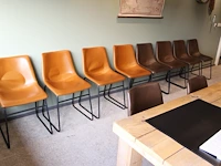 Houten dienblad met koffie en theeproducten - afbeelding 2 van  2