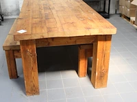 Houten eettafel met 2 bankjes. afmeting tafel 300 x 98 x 77 cm. bladdikte 6 cm. - afbeelding 2 van  2