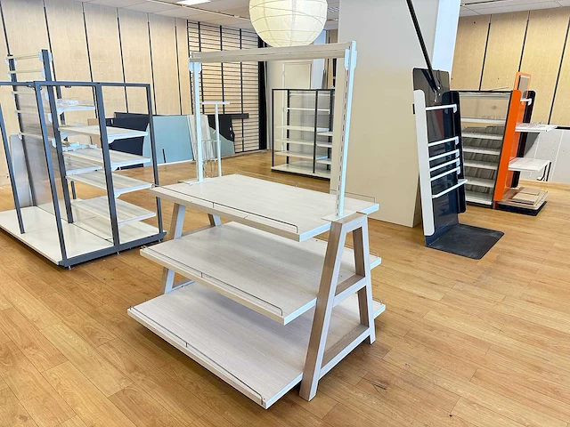 Houten etagère 179 cm hoog - afbeelding 1 van  5