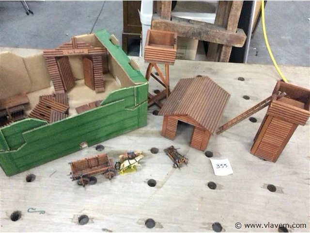 Houten fort - afbeelding 1 van  3