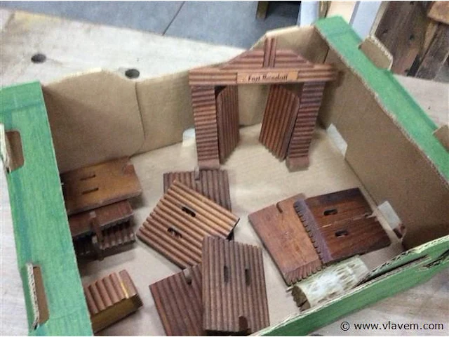 Houten fort - afbeelding 2 van  3