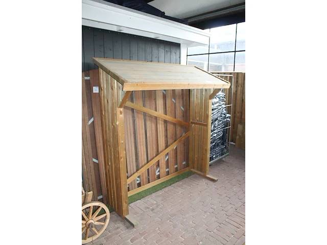 Houten haardhoutberging. afmeting 182 x 67 x 188 cm. - afbeelding 2 van  2