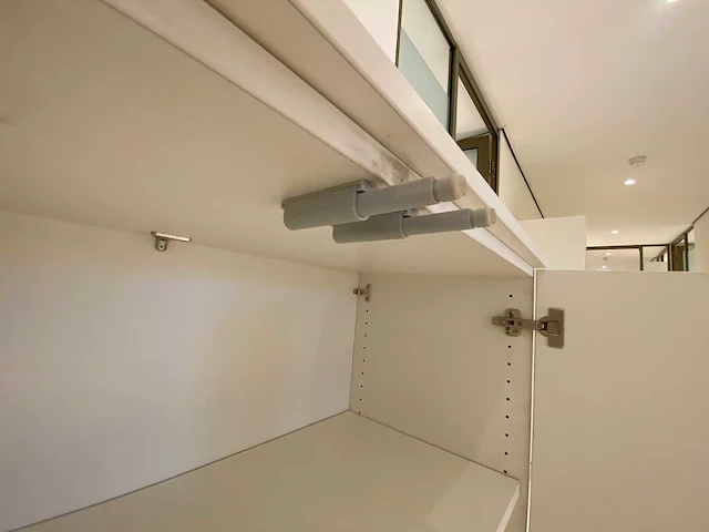 Houten halfhoge 4-derus kast - afbeelding 7 van  8