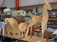 Houten hert met slee - showroommodel - 190x40x150cm - afbeelding 1 van  6