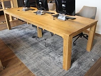 Houten kantoortafel t.b.v. drie werkplekken afm. 300 x 100 x 76 cm. - afbeelding 2 van  3