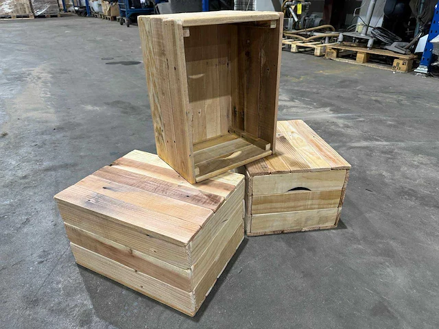 Houten kist (84x) - afbeelding 1 van  8