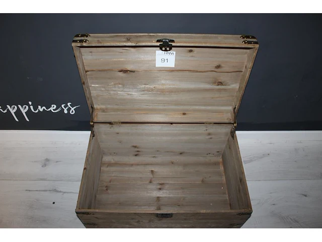 Houten kist. afmeting 62 x 40 x 33 cm. - afbeelding 2 van  3