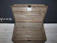 Houten kist. afmeting 62 x 40 x 33 cm. - afbeelding 2 van  3