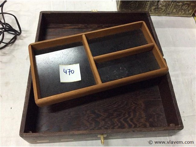 Houten koffertje met inleg - afbeelding 2 van  3
