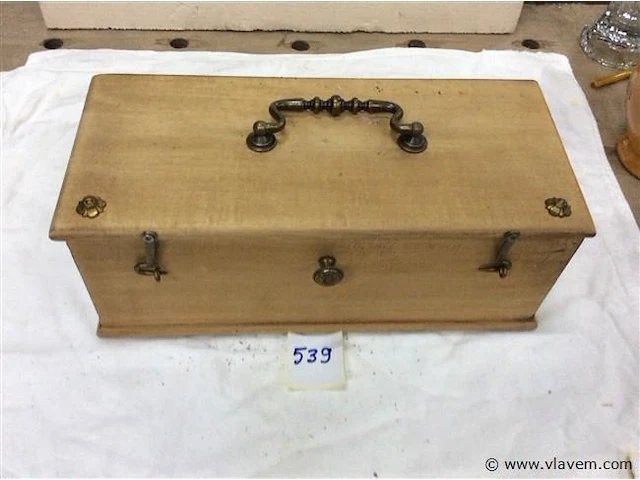 Houten koffertje - afbeelding 1 van  2