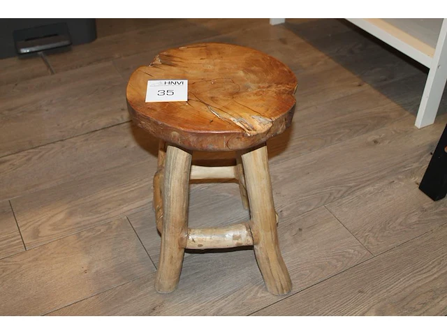 Houten krukje met hoogte 46 cm. - afbeelding 1 van  1