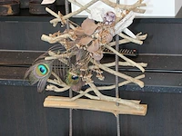 Houten kunstwerk. hoogte 60cm. - afbeelding 2 van  2