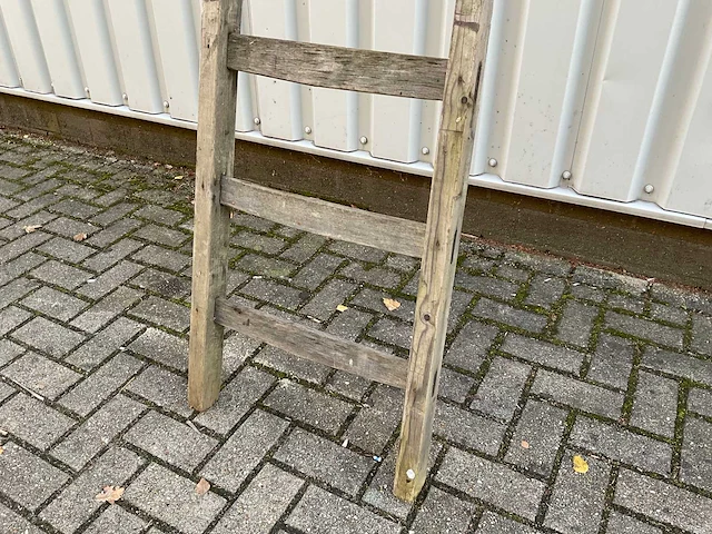 Houten ladder 1x12 sporten - afbeelding 2 van  3