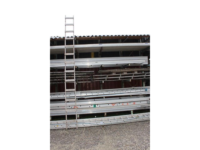 Houten ladder met 13 treden. - afbeelding 3 van  3