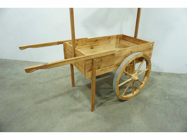 Houten marktkraam - afbeelding 2 van  4