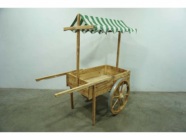 Houten marktkraam - afbeelding 1 van  5