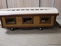 Houten model van een woonwagen/zigeunerwagen - 30x97x29cm - afbeelding 3 van  6