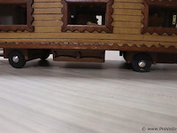 Houten model van een woonwagen/zigeunerwagen - 30x97x29cm - afbeelding 6 van  6