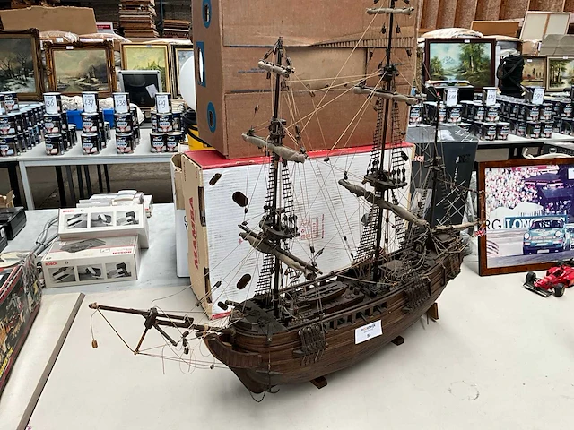 Houten modelship - afbeelding 1 van  9