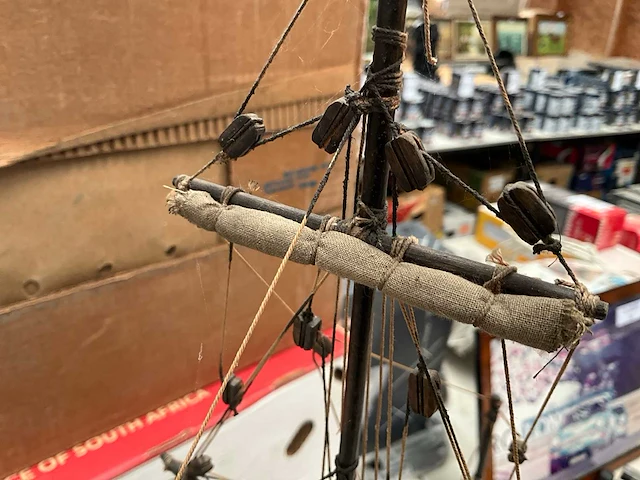Houten modelship - afbeelding 8 van  9