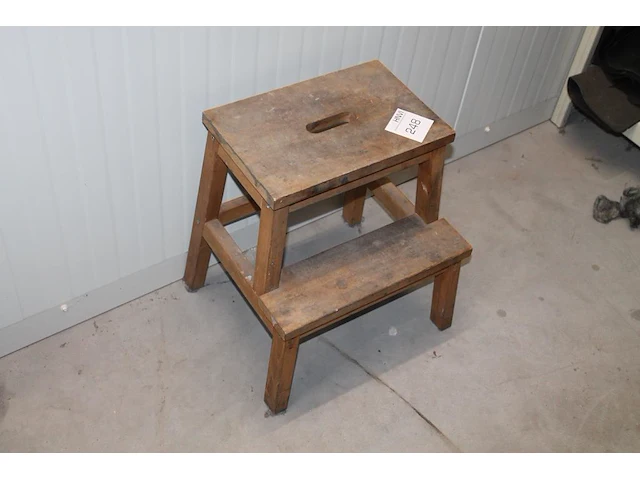 Houten opstapje ikea. - afbeelding 1 van  2