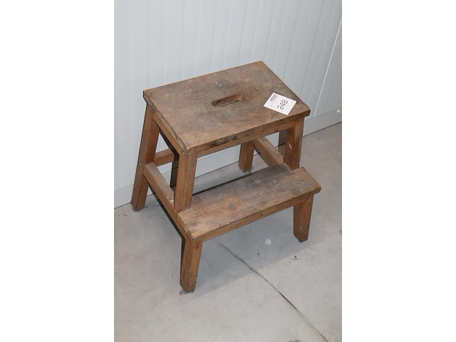 Houten opstapje ikea. - afbeelding 2 van  2