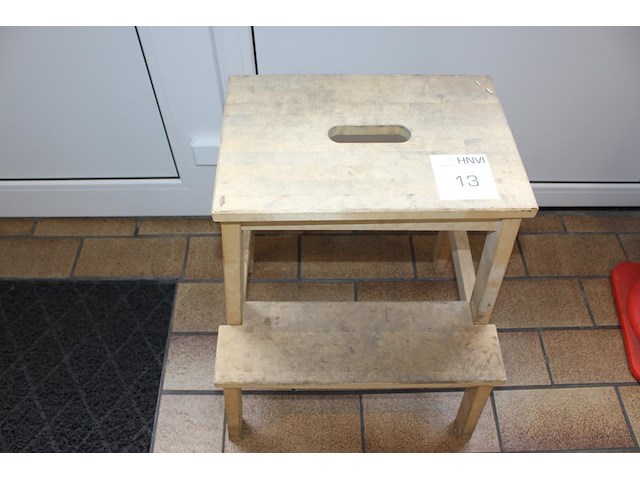 Houten opstapje ikea. - afbeelding 1 van  2