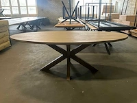 Houten ovale eetkamertafel 230 cm - afbeelding 4 van  7