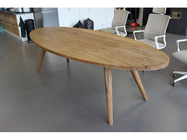 Houten ovalen vergadertafel. afmeting 280 x 115 x 77 cm. - afbeelding 1 van  3