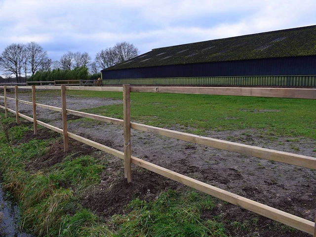 Houten paardenhekwerk 3-regels 240 m - afbeelding 1 van  2