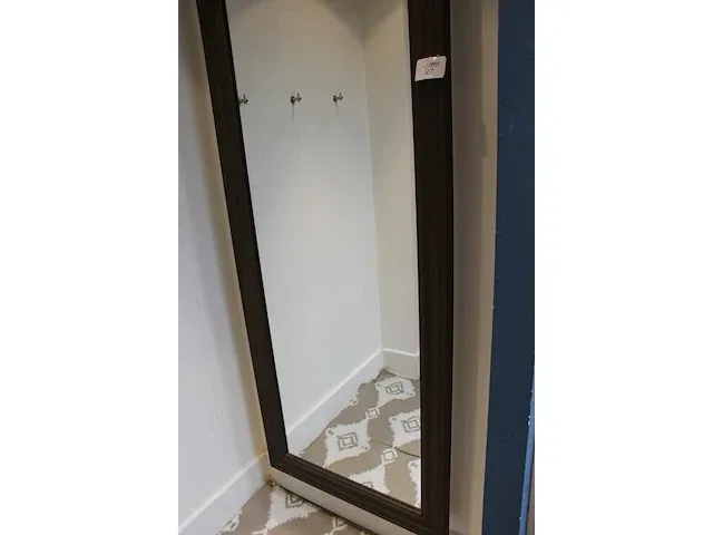 Houten passpiegel met afmeting 75 x 210 cm. - afbeelding 3 van  3