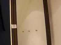 Houten passpiegel met afmeting 75 x 210 cm. - afbeelding 2 van  3