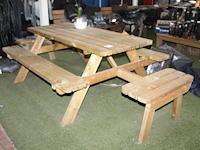 Houten picknickbank met vier banken. tafelafmeting 74 x 177 cm. totale afmeting 282 x 152 cm. - afbeelding 1 van  2