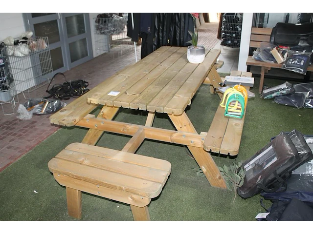 Houten picknickbank met vier banken. tafelafmeting 74 x 177 cm. totale afmeting 282 x 152 cm. - afbeelding 2 van  2