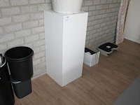 Houten pilaar. afmeting 47 x 47 x 107 cm. - afbeelding 1 van  2