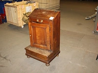 Houten preekstoel . afmeting 59 x 50 x 102 cm. - afbeelding 2 van  2