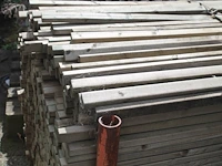 Houten ribben op metalen bok, incl.. bok. afmeting rib 16 x 26 x 95cm. - afbeelding 2 van  2