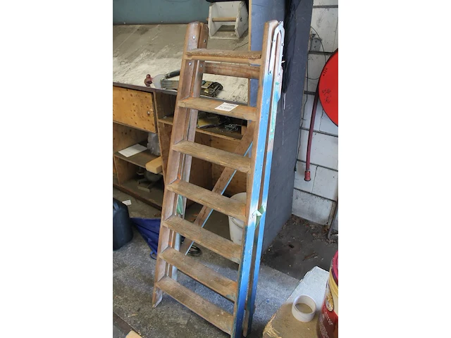 Houten schilderstrap 7 treden - afbeelding 1 van  1