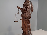 Houten sculptuur, vrouwe justitie - afbeelding 10 van  10