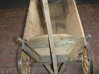 Houten show bolderkar met karwielen en bakafmeting 50 x 87 cm. - afbeelding 3 van  4